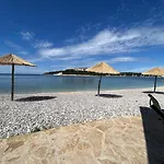 Apt By The Sea 1