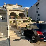 Apt By The Sea 1